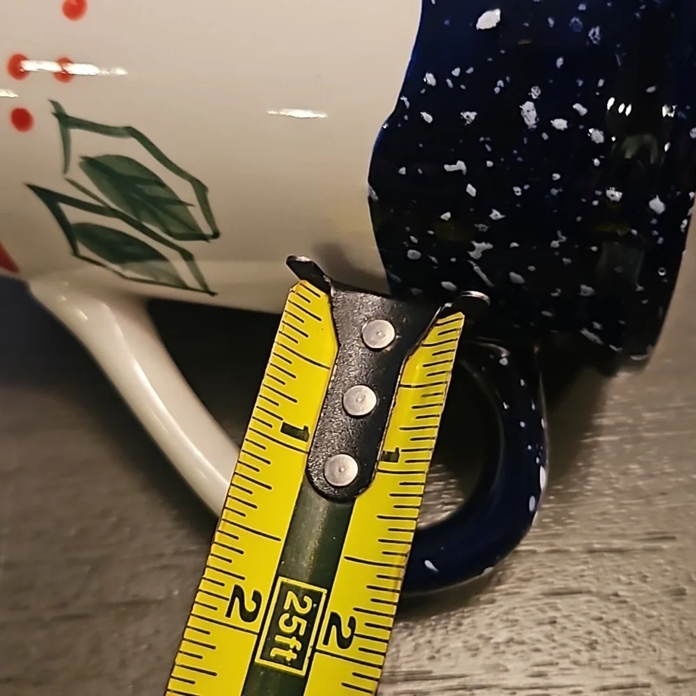 Smucker's Collector Mug Christmas 2001 vintage Farmhouse Holly Navy White Red Gn - Picture 9 of 10